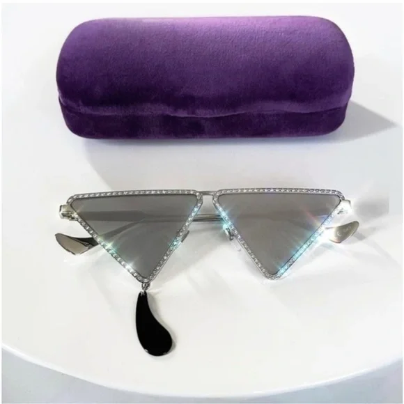 New! GUCCI Sunglasses GG1252S 001, Authentic